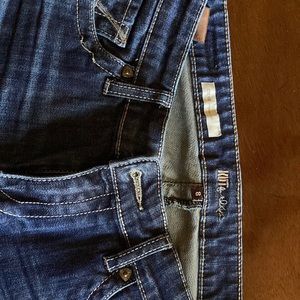 Kut from the Kloth Stevie Straight Leg Jeans